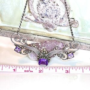 Gorgeous amethyst necklace set in silver. Vintage 1980’s.